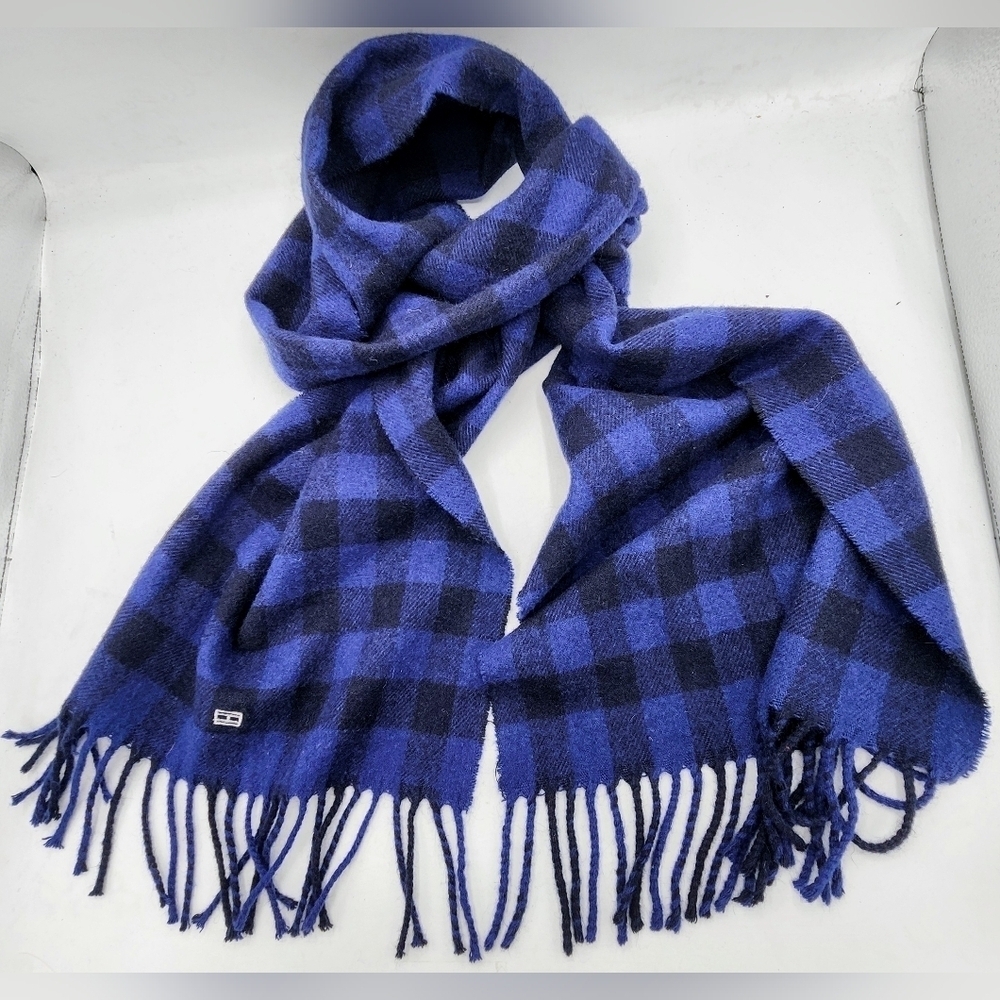 Tommy Hilfiger Unisex Shire Buffalo Check Wool Blend Navy And Black Long Scarf